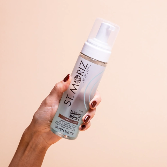 Bezbarwna Pianka samoopalająca medium-dark, ST.MORIZ Professional, 200ml
