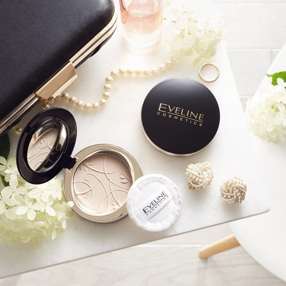 Минеральная компактная пудра Eveline Celebrities Beauty nr 20 прозрачный