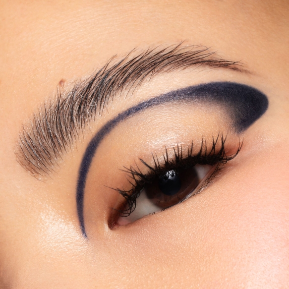 puroBIO-long-lasting-crayons-yeux-eyeliner-bleu-nuit-2.jpg