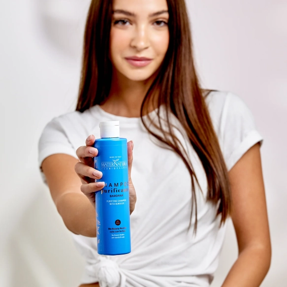 Shampoo_c555ca53-597f-4916-be0d-1c71a7b9bac6_3000x.webp