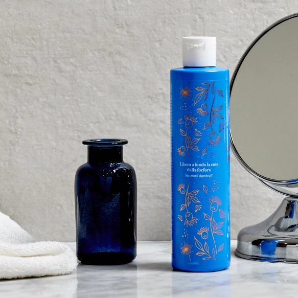 Shampoo2_393fc1f2-f51d-4bb1-9488-0ee9731d45b9_3000x.webp