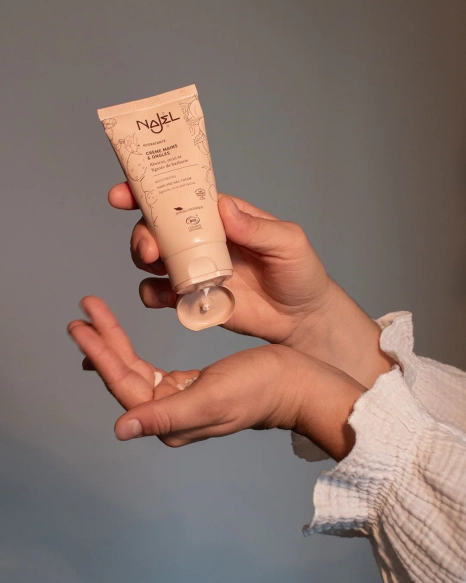 C-CRE05NJ_creme_mains_5_3000x.webp