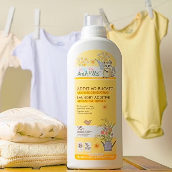 dodatek-do-prania-z-aktywnym-tlenem-do-odplamiania-ubranek-dzieciecych-1l-baby-anthyllis (1).jpg