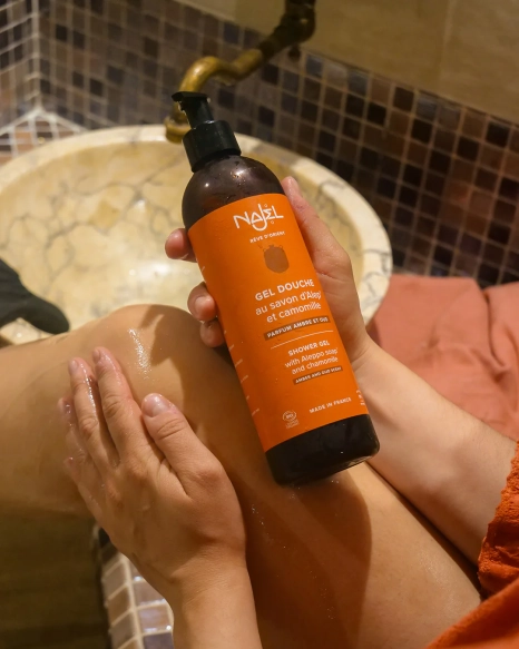 C-GEL10NJ_geldouche_ambre_3_3000x.webp