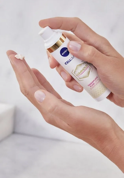 nivea-cellular-luminous_-_krem-przeciw-przebarwieniom-na-dzien-40ml-3_2.webp