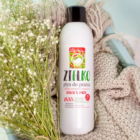 Płyn do Prania Tkanin Czarnych i Ciemnych – Granat i Imbir ZIELKO, 1000ml