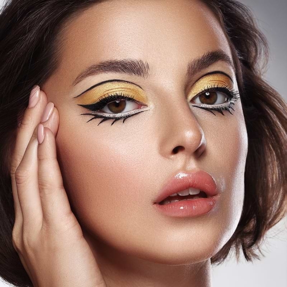 EVELINE Eyeliner wodoodporny w pisaku Variete - czarny
